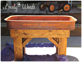 Illustration for article titled DIY Repurposed Old Wagons That Will Give A Distinct Accent